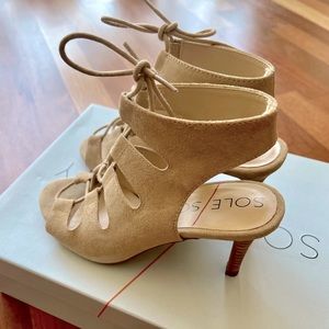Sole Society Rosalie Lace Up Gladiator Pumps Heels Open Toe Cutout Camel SZ 5.5M